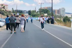 Με πανό στον δρόμο για την Αμμόχωστο! (βίντεο-φώτος)