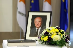 Tιμά τον ηγέτη Κληρίδη ο ΠτΔ