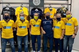 ΑΕΛ/Με τις επετειακές οι παλαίμαχοι