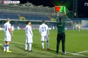 Τριπλή αλλαγή ο Βάλεμ στο 4-0