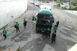 Στο γήπεδο η Ομόνοια (βίντεο/φώτος)