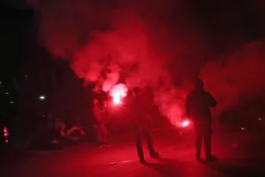 "Κάηκε" η Νάπολι για το "αντίο" στον Ντιέγκο (βίντεο-φώτος)