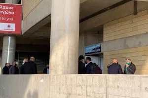 (Φώτος kerkida) Η άφιξη των παραγόντων στην Έκτακτη Γ.Σ