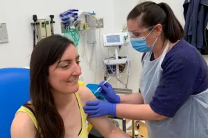 Εμβόλιο Οξφόρδης: «Ενθαρρυντικά» αποτελέσματα - Σύντομα νεότερα