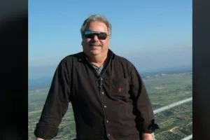 Ομόνοια/Αποφάσεις εις μνήμην Νίκου Κωνσταντινίδη