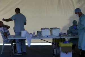 Νέο πρωτόκολλο: Τι αλλάζει με τις 14 μέρες καραντίνας