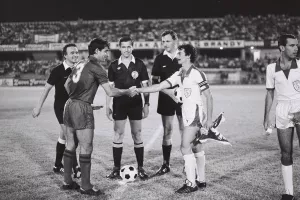 Το... ντεμπούτο του Μαραντόνα κόντρα στον Απόλλωνα (φώτος)