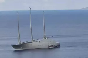 Στην Αγία Νάπα το "διαστημικό" yacht των 400.000.000 ευρώ! (βίντεο/φώτο)