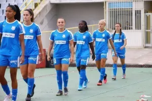Η Απόλλων Ladies έριξε... τριάρα στη Swansea (φώτος)