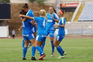 Η Απόλλων Ladies έριξε... τριάρα στη Swansea (φώτος)