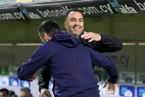 Σωφρόνης - Ντούσαν/ Η αγκαλιά που φανερώνει πολλά!