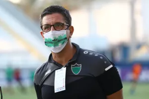 Νέα επίθεση σε Κίρζη: "Κατέβα στο «επίπεδο μου» για λίγο " (φώτο)