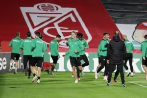(ΦΩΤΟΣ) Η προπόνηση της Ομόνοιας στο Estadio Nuevo Los Carmenes