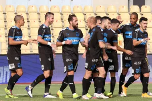Δουλειά η... απάντηση στην "πληγή"