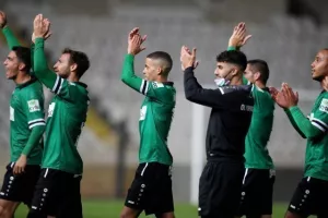 Ούτε τώρα το (κακό) ΑΠΟΕΛ, μαυροπράσινο... διπλό και 3η θέση! (φώτος)