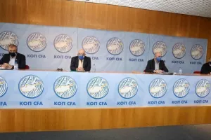 Νέες ΦΩΤΟΣ από την Έκτακτη Γ.Σ της ΚΟΠ