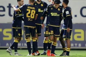 "Διπλό" με... show Κλωναρίδη το καλύτερο φετινό ΑΠΟΕΛ! (φώτος)