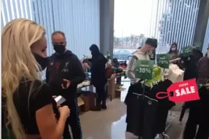 Ανταποκρίνονται οι Ομονοιάτες/ΦΩΤΟΣ από μπουτίκ