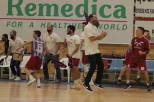 Πετάει... με Κακιούζη!