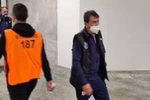 (ΦΩΤΟΣ) Ο Πετράκης... στην ΑΡΕΝΑ