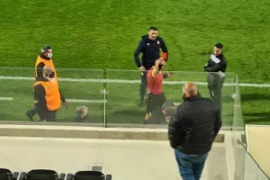 Ξέσπασε ο Κέρκεζ/ ΕΝΤΑΣΗ και... αποβολή (Φώτος)