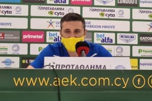 ΚΕΡΚΕΖ για το ξέσπασμα: "Ξεκίνησαν να με λένε μουσουλμάνο/ Πέντε λεπτά πριν χάσεις είσαι μάγκας; Είναι για φυλακή"