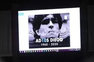 Το "αντίο" σε Ντιέγκο/ "Adiós a la leyenda del fútbol..." (Φώτο)