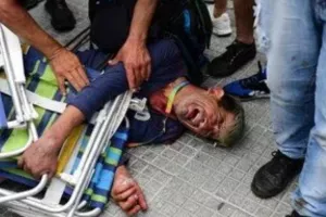 Δακρυγόνα, τραυματίες και συλλήψεις στο λαϊκό προσκύνημα