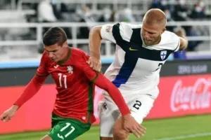 Βασικός ο Αραγιούρι, πάγκο ο Βαλακάρι