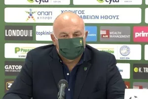 ΚΑΡΑΠΑΤΑΚΗΣ σε Σωφρόνη: "Θα έχεις ότι χρειάζεσαι"