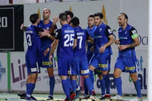 Για την μοναξιά την κορυφής…