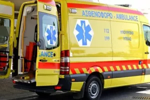 Κατέβηκε να βοηθήσει σε τροχαίο και του έβαλαν πρόστιμο για στάθμευση!