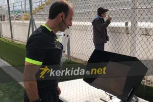 (ΒΙΝΤΕΟ/ΦΩΤΟΣ) Ο Ροβέρτος "συμβουλεύθηκε" το VAR