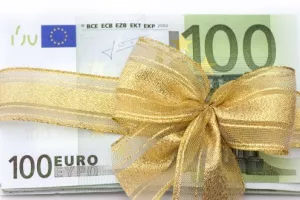 Έκτακτο Χριστουγεννιάτικο "δώρο" από την Κυβέρνηση/Ποιοι το δικαιούνται