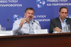 Κωστρίκης/ "Το εμβόλιο δεν επηρεάζει το DNA - Επιστημονικά ανυπόστατο"