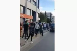 Λεμεσός: Ουρά... χιλιομέτρου από εργαζόμενους για τεστ (βίντεο)