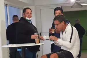 ΤΟΡΝΑ από Παραλίμνι: "Άνθρωπε μου εσύ, έχουμε φακελάκι"