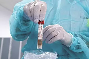 Ένας θάνατος και 198 νέα κρούσματα