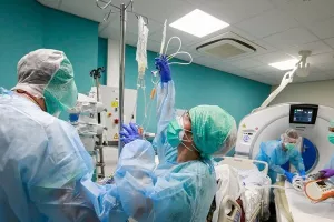 Νέο αρνητικό ρεκόρ με 499 διασωληνωμένους/ΕΛΛΑΔΑ (Όλα τα νεότερα)