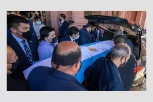 Η Αργεντινή «αποχαιρέτησε» τον Θεό της (φώτος/βίντεο) 