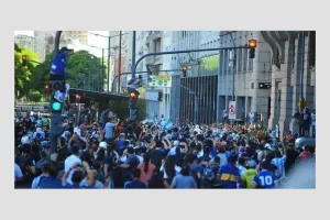 Η Αργεντινή «αποχαιρέτησε» τον Θεό της (φώτος/βίντεο) 