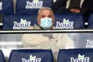 Στα αποδυτήρια ο Μελισσανίδης 