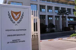 ΕΝΔΙΑΦΕΡΕΙ Κύπριους στην Ελλάδα
