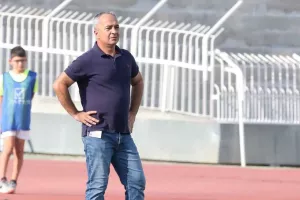 ΒΟΛΕΣ από Μούζουρο: "Λοιπόν γατάκια... / Ανακουφισμένος που απέφυγα τον βάλτο σας"