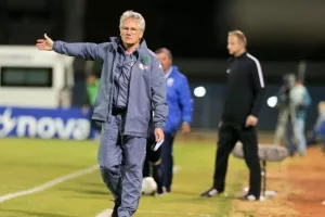 «Γνωρίζω λίγο τους παίκτες μου, θα συνεχίσω να βάζω την καλύτερη ενδεκάδα»
