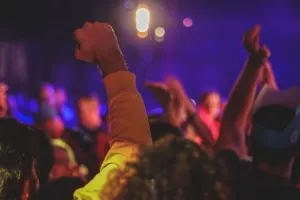 ΔΗΜΟΣΙΕΥΜΑ/ "Επτά παίκτες του Ολυμπιακού Π. σε μυστικό πάρτι στη Συγγρού" (Βίντεο)