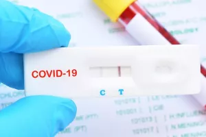 Στη μάχη και τα rapid test 