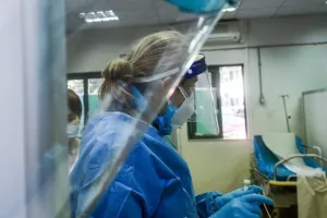 EΛΛΑΔΑ: 101 θάνατοι, 562 διασωληνωμένοι και 2135 τα κρούσματα