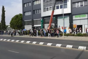 Μέχρι την Τρίτη τα τεστ στους εργαζόμενους