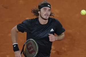 Paris Masters: Επικίνδυνη πρεμιέρα για Τσιτσιπά